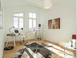 Home Staging eines Penthouses unweit des Kurfürstendamms, staged homes staged homes Ruang Studi/Kantor Modern