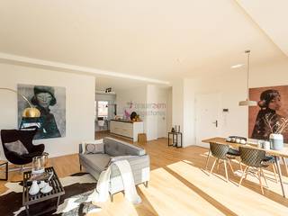 Home Staging einer Dachgeschoss-Wohnung im Loft-Stil, staged homes staged homes غرفة المعيشة