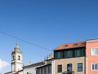 Casa das Gelosias, Marta Campos - Arquitectura, Reabilitação e Eficiência Energética Marta Campos - Arquitectura, Reabilitação e Eficiência Energética Nhà phong cách chiết trung