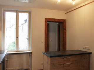 APPARTEMENT A STRASBOURG, Agence ADI-HOME Agence ADI-HOME Modern kitchen Chipboard Wood effect