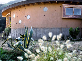 Diseño y Construcción de Casa Caracol en Paine por ALIWEN, ALIWEN arquitectura & construcción sustentable - Santiago ALIWEN arquitectura & construcción sustentable - Santiago Einfamilienhaus