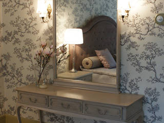 Sypialnia w kwiatach, LUSH Design LUSH Design Classic style bedroom