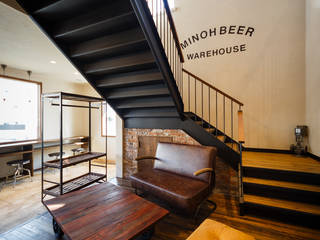 MINOH BEER WAREHOUSE, ON ARCHITECTS / オン・アーキテクツ ON ARCHITECTS / オン・アーキテクツ Industrial style corridor, hallway and stairs