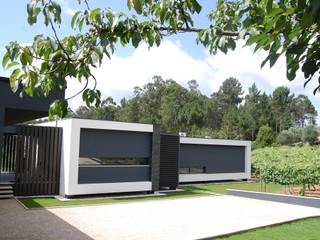 Casa da Vinha, Engebasto - Atividades de Engenharia e Arquitetura, Lda Engebasto - Atividades de Engenharia e Arquitetura, Lda Modern houses