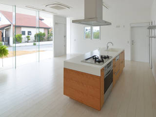 NaK-house, 門一級建築士事務所 門一級建築士事務所 Moderne Küchen Holz-Kunststoff-Verbund