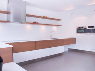 Minimalisme in wit, IJzersterk interieurontwerp IJzersterk interieurontwerp Minimalist kitchen