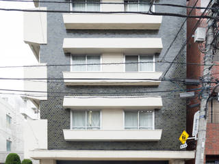 蔀戸のパレット / “palette” with flap shutters, 富永大毅建築都市計画事務所 富永大毅建築都市計画事務所 Commercial spaces Wood Wood effect