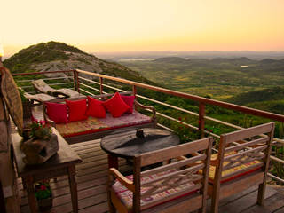Casa da Serra, Duo Arquitetura Duo Arquitetura Country style balcony, veranda & terrace Wood Multicolored