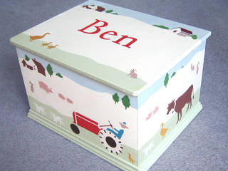 Retro Farm Keepsake Box, Anne Taylor Designs Anne Taylor Designs Quartos de criança modernos Madeira Acabamento em madeira