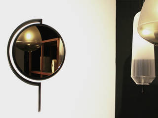 Contorno Mirror, Studio Jolanda van Goor Studio Jolanda van Goor Couloir, entrée, escaliers scandinaves Métal