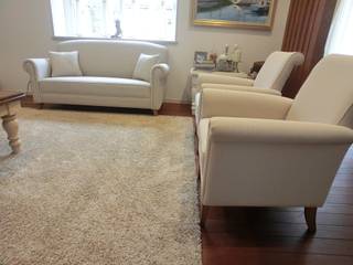 張替後のLaura 2.5 seater +boris sofa: （株）工房スタンリーズが手掛けた折衷的なです。,オリジナル