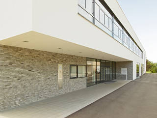 Geschwister-Scholl-Schule, Steinbach / Taunus, C&C Architekten BDA C&C Architekten BDA Комерційні приміщення