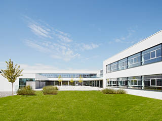 Geschwister-Scholl-Schule, Steinbach / Taunus, C&C Architekten BDA C&C Architekten BDA Комерційні приміщення