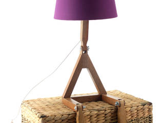 Abajur Articulado Woody, Cromalux Sistemas de Iluminação Ltda Cromalux Sistemas de Iluminação Ltda Bedroom لکڑی Purple/Violet