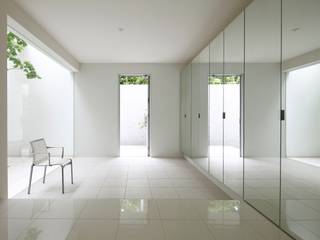 布石の家, SQOOL一級建築士事務所 SQOOL一級建築士事務所 Modern corridor, hallway & stairs