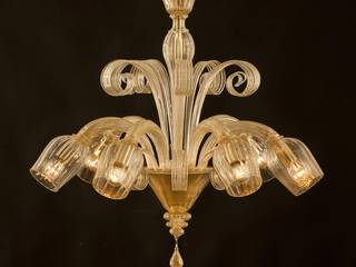 Murano Glass Chandelier - modern gold and crystal chandelier - SELVO, YourMurano Lighting UK YourMurano Lighting UK Dormitorios modernos: Ideas, imágenes y decoración Vidrio