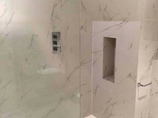 En-suite Bathroom with Carrara Marble Effect Porcelain Tiles Modern bathroom by Porcel-Thin Modern