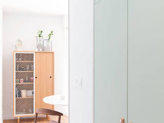 Studio Créqui, atelier DiTO atelier DiTO Corridor & hallway