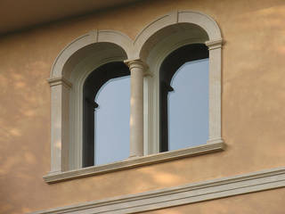 Edilizia residenziale, Grassi Pietre srl Grassi Pietre srl Classic style windows & doors Stone