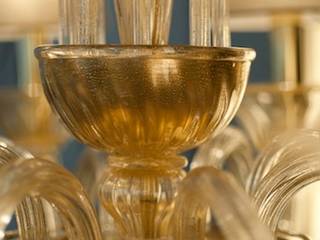 Murano Glass Chandelier - modern gold r dark lampshades glass chandelier - BEMBO, YourMurano Lighting UK YourMurano Lighting UK モダンデザインの ダイニング ガラス