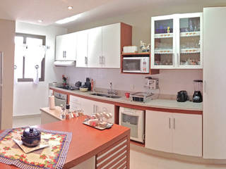 Apartamento LC, Nailê Rabelo - arquitetura e design Nailê Rabelo - arquitetura e design Modern style kitchen