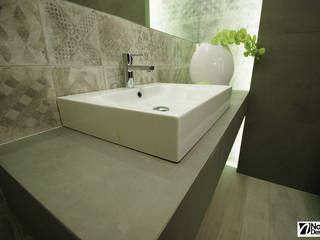 Box łazienkowy w katowickim salonie MAX-FLIZ, NOBO DESIGN Aleksandra Huras NOBO DESIGN Aleksandra Huras Modern Bathroom Grey
