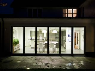 Regis Crepy - Kitchen Skylight Installation, Sunsquare Ltd Sunsquare Ltd Moderne ramen & deuren