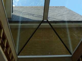 Pyramid Skylight Installation Project For a Private Client, Sunsquare Ltd Sunsquare Ltd 窗戶