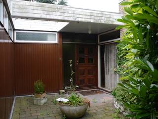 Metamorfose van jaren '60 bungalow, Architect2GO Architect2GO Moderne Häuser Holz Braun
