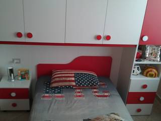 Cameretta a ponte rossa e bianca, ARREDACASAOnLine ARREDACASAOnLine Modern style bedroom