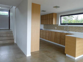 Vivienda en Callobre, AD+ arquitectura AD+ arquitectura Moderne keukens