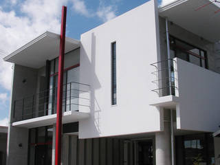 TMYS-house, 門一級建築士事務所 門一級建築士事務所 인더스트리얼 주택 철 / 철강 빨강