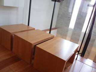 Console tables+Cushions , （株）工房スタンリーズ （株）工房スタンリーズ 客廳 合板