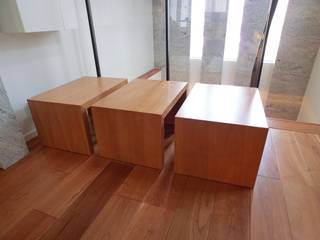 Console tables+Cushions , （株）工房スタンリーズ （株）工房スタンリーズ Living room پلائیووڈ