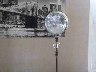 lampe de bureau, amour de palette création amour de palette création Ruang Studi/Kantor Gaya Industrial Besi/Baja