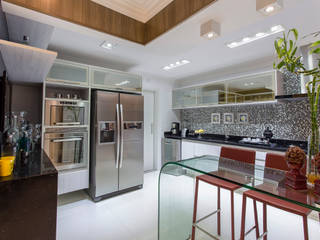 Apartamento- Frei Caneca, MarciaArcaro Design MarciaArcaro Design Modern style kitchen