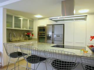 Apartamento 13A, Objetos DAC Objetos DAC Cocinas de estilo moderno Blanco