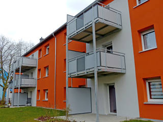 Sanierung von Neubaublöcken mit vorgestellten Balkonanlagen, Mineralit - Mineralgusswerk Laage GmbH Mineralit - Mineralgusswerk Laage GmbH Balcon, Veranda & Terrasse modernes Quartz