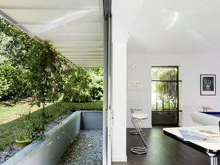 Extension salle de billard, O2 Concept Architecture O2 Concept Architecture Jardin d'hiver moderne Verre Blanc