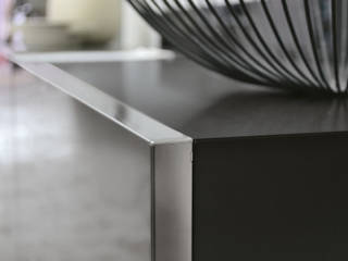 Komoda Soho włoskiej marki Ronda Design , BandIt Design BandIt Design Corridor, hallway & stairsDrawers & shelves Iron/Steel Metallic/Silver
