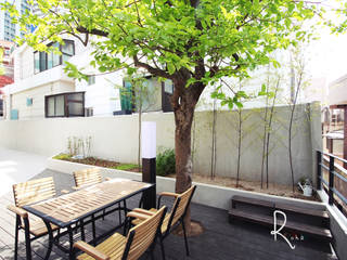 미니멀한 자연주의 감성주택, 33평 주택리모델링, 로하디자인 로하디자인 Minimalist style garden