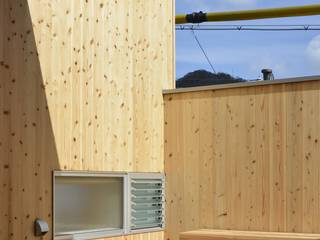 諸寄の家, シェド建築設計室 シェド建築設計室 Modern balcony, veranda & terrace Wood Wood effect