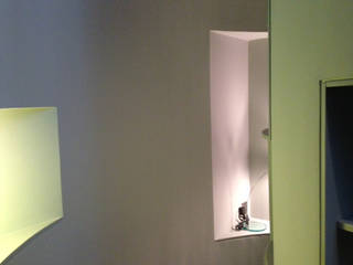 Depardieu - Igou apartment, Kei_en.enzocalabresedesignstudio Srl Kei_en.enzocalabresedesignstudio Srl Corridor & hallway