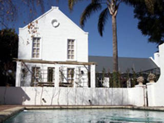 Cape Dutch Guest House, Blue Designs Architectural Designers Blue Designs Architectural Designers Commercial spaces Bricks