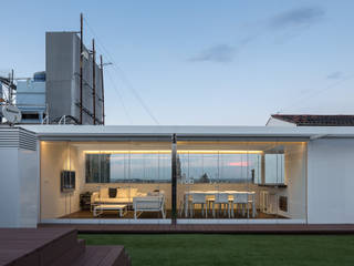 Atico 'Living Roof' | Magen arquitectos , Simon Garcia | arqfoto Simon Garcia | arqfoto Rumah Modern