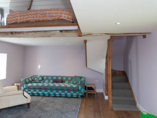 Putmans Barn, Hampshire Design Consultancy Ltd. Hampshire Design Consultancy Ltd. Country style bedroom