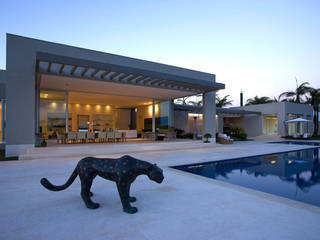 Faz. Capitão do Mato - Fotos Jomar, Lanza Arquitetos Lanza Arquitetos Piscina moderna