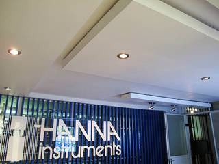 Hanna Instruments office, A4AC Architects A4AC Architects Espacios comerciales