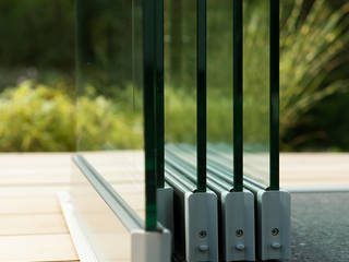 Glashaus: Wind und Wetter, bitte draußen warten!, Solarlux GmbH Solarlux GmbH Balkon, Veranda & Terrasse im Landhausstil