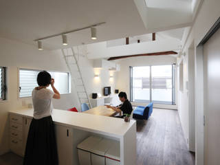 神戸の高台の家〈renovation〉－屋根裏をねらえ－, 一級建築士事務所アトリエｍ 一級建築士事務所アトリエｍ Moderne Küchen